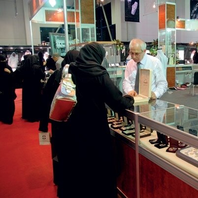 بعد دخولها محلات المستلزمات النسائية