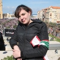 لبنانيات يجاورن الخطر...