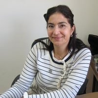 أول مديرة لإذاعة نسائية في الشرق الأوسط 