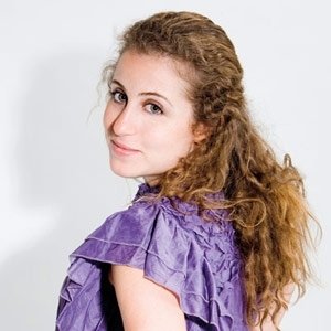 حين تمسي الحقيبة دمية...