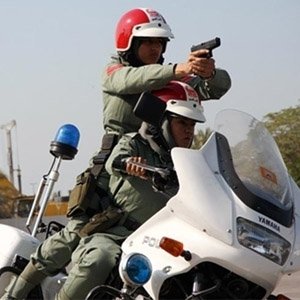 في الامارات: نواعم على دراجات ناريّة 