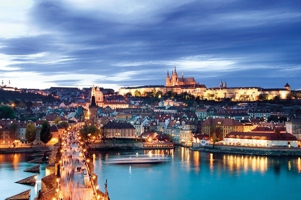 أماكن في العالم نسير فيها على خطى النجوم