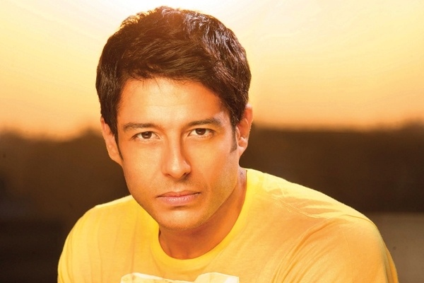 مفاجأة محمد حماقي