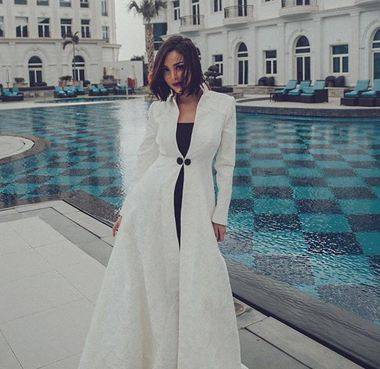 بالصور - بسمة بوسيل في إطلالة غريبة بعد ولادة طفلها