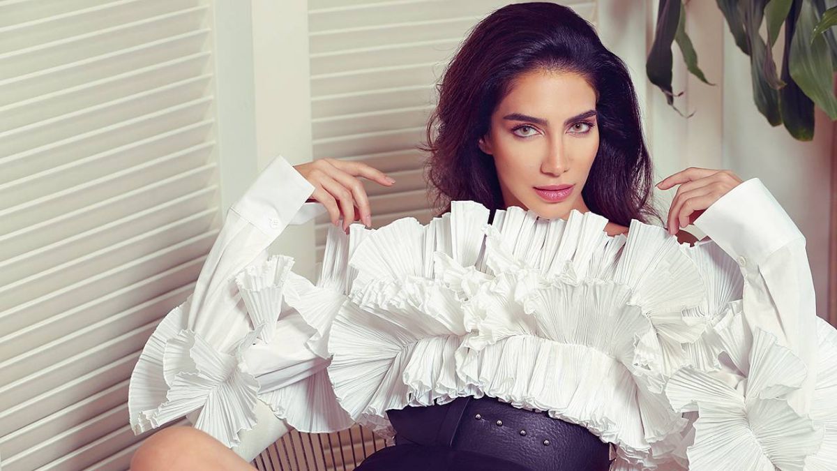 جيسيكا قهواتي كما لم تروها من قبل: عفوية في كواليس جلسة تصوير غلاف 