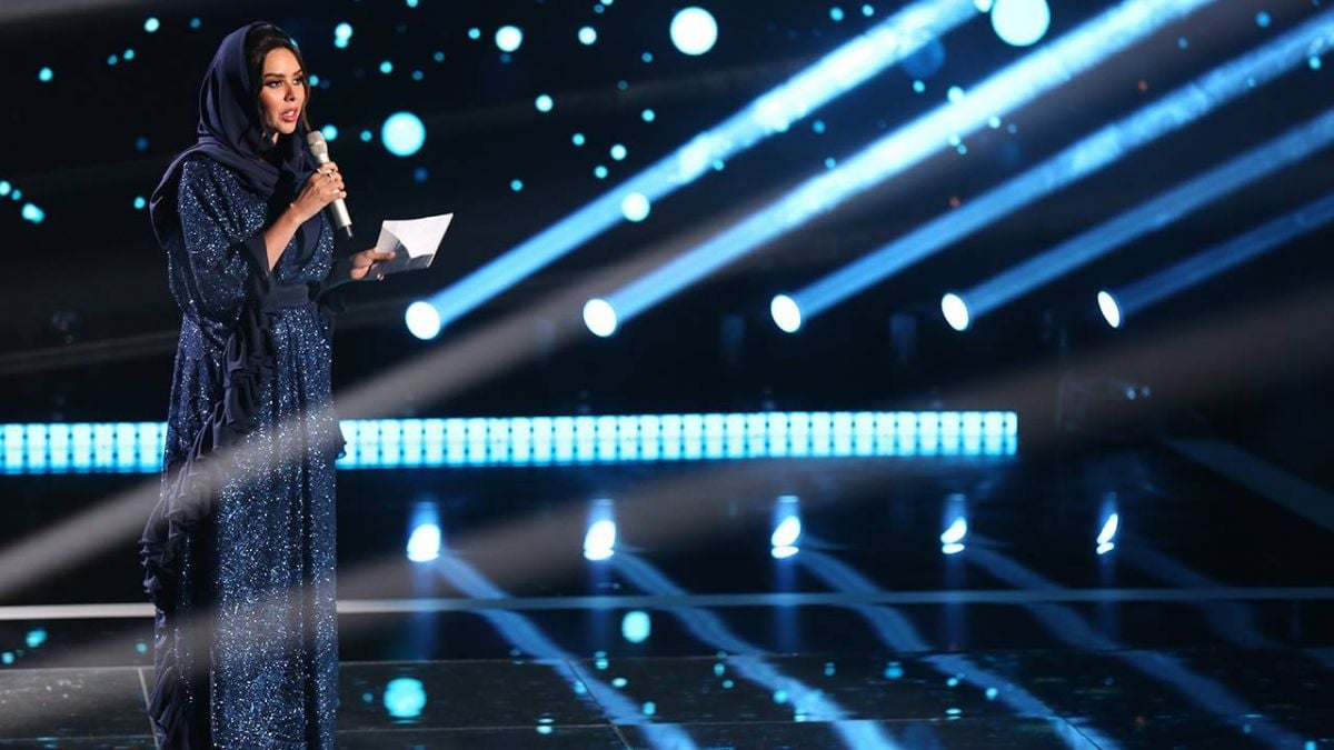 تعرّفوا إلى سارة بنت عبد العزيز... أول مذيعة برنامج منوّعات على التلفزيون السعودي