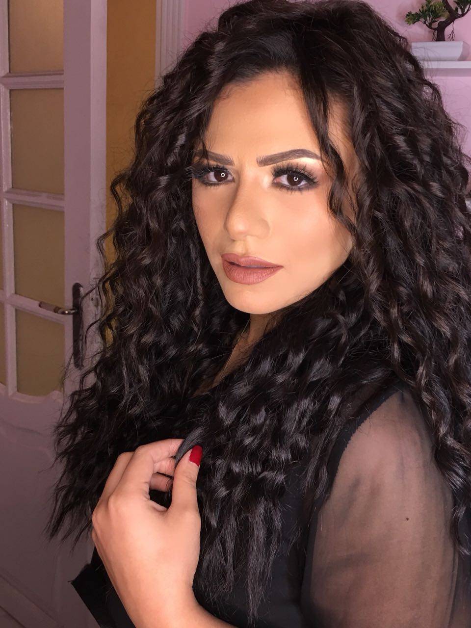 بالفيديو: طليق الراحلة غنوة ينشر فيديو لابنه وهو يغني أغنية هابطة .. فهل هاجم أنغام ووالدها؟