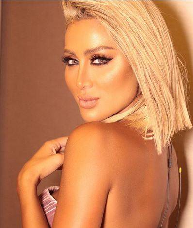بالفيديو - شاهدوا رد فعل مايا دياب الهستيري بعد رؤية شبيهتها في تركيا