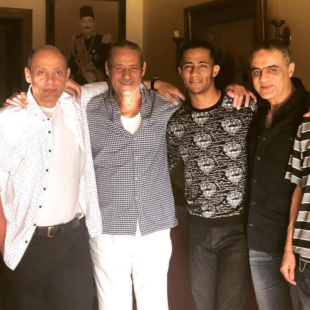 محمد رمضان يزور فاروق الفيشاوي رغم هجوم نجله عليه