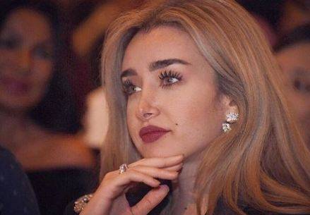 بالفيديو - هنا الزاهد تستعرض جمالها وأنوثتها باطلالة مميزة.. رقص ودلع وجمال