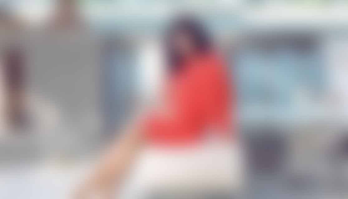 بالصور - بعد زواج خمس سنوات... نجمة سورية شهيرة تكشف حملها وتخالف تعليمات الأطباء