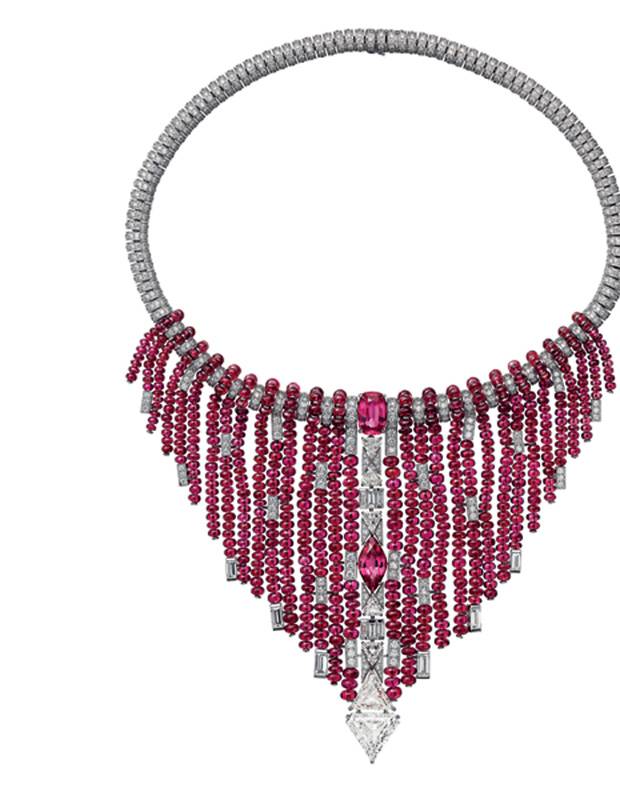 Cartier  تحية للألوان النابضة