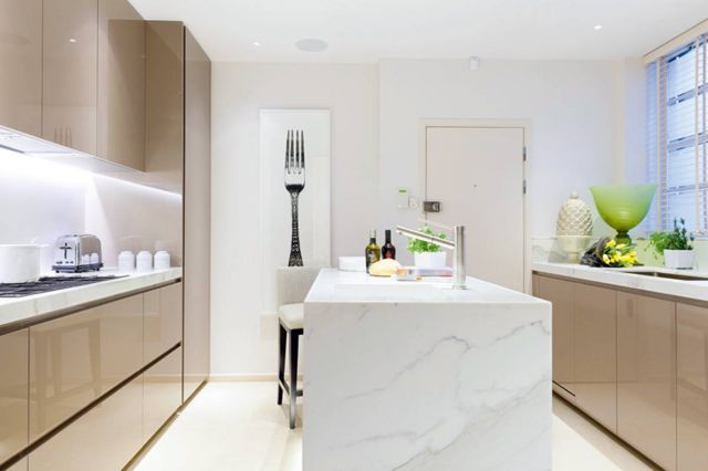 نصاعة ونقاء في الخطوط تبرز كل القيم الجمالية والوظيفية في المطبخ