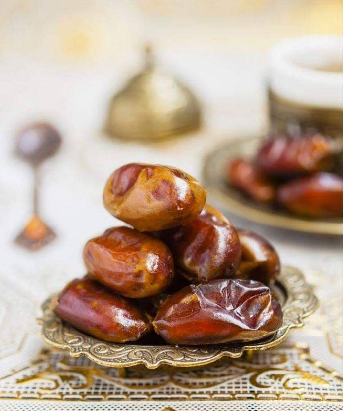 ماذا تعرف عن ريجيم التمر واللبن؟