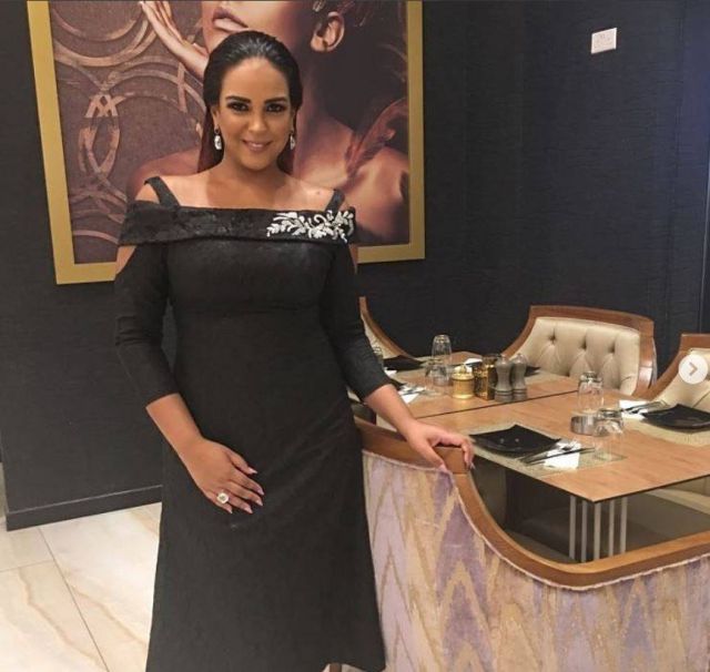 بعد سنوات طويلة على انفصالهما – رويدا المحروقي وطليقها معاً من جديد... ما الذي حدث؟