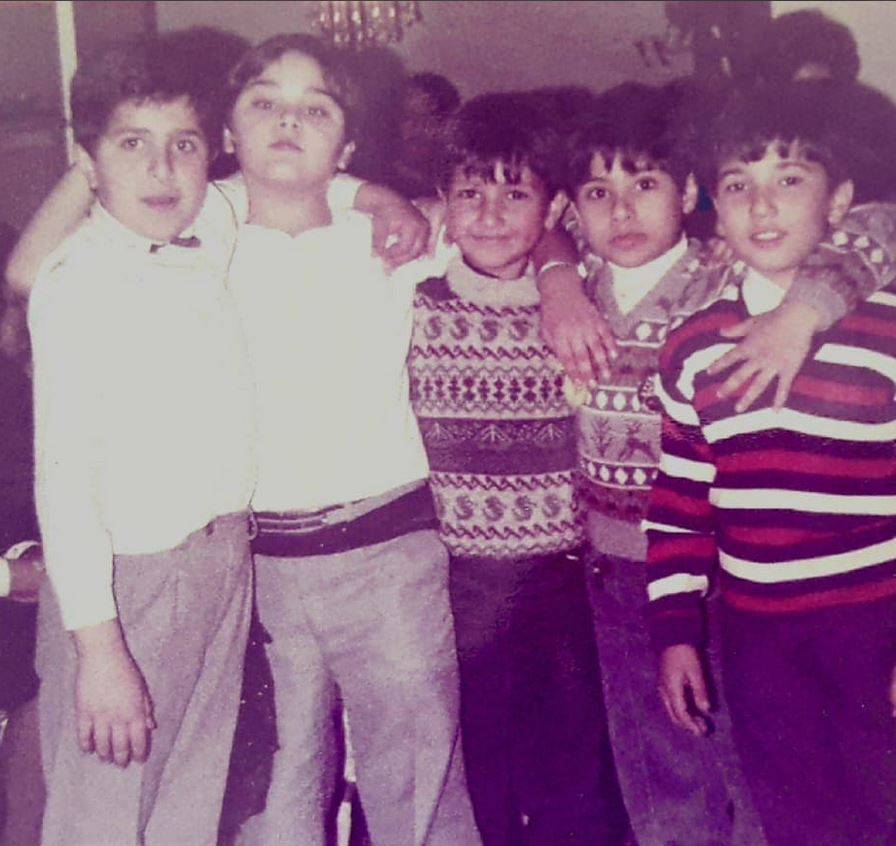 بالصورة – أحد هؤلاء الأطفال أصبح ممثلاً وسيماً... من هو برأيكم؟