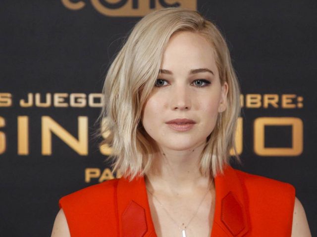 هل ستنجح جنيفر لورانس في أول تجربة لها بعيداً عن التمثيل؟