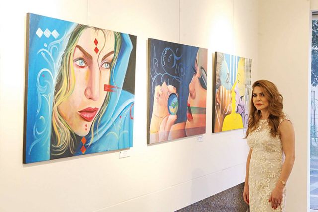 الرسامة نينا طاهر