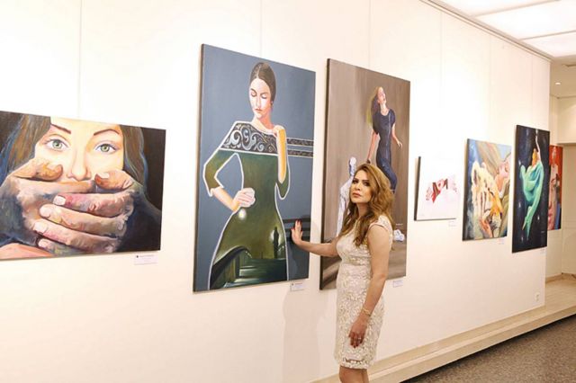 الرسامة نينا طاهر