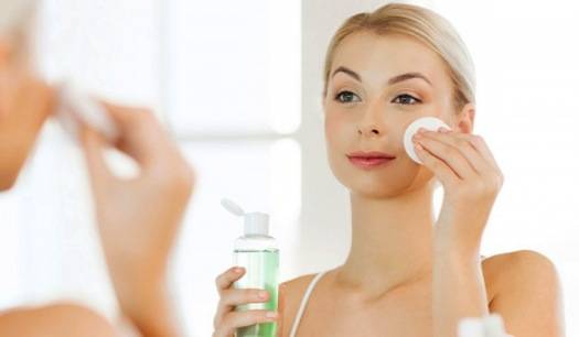 نصائح وحلول للعناية بالبشرة الجافة