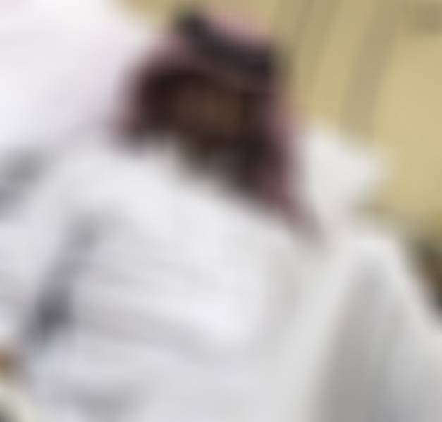 بالصور - فنان خليجي يكشف أخيراً إصابته بمرض غامض