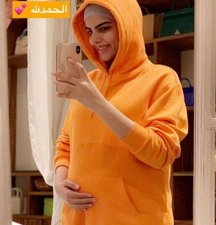 بعد إعلان حملها – ماذا فعلت سارة الودعاني بوجهها واستدعى التعليق: 