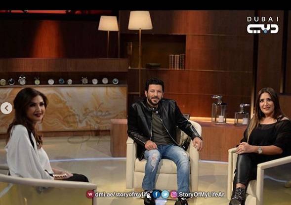 بالفيديو - في أول ظهور لها.. شاهدوا رد فعل إياد نصار عندما شاهد زوجته في سن الـ70؟