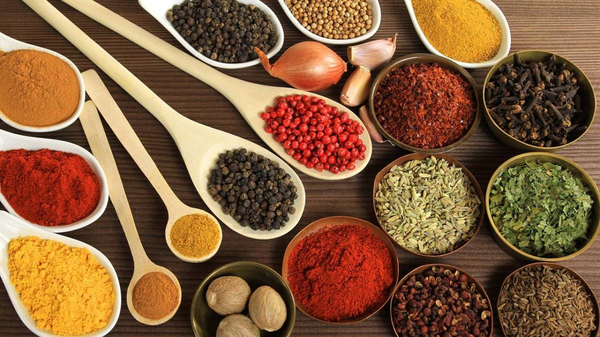 3 أنواع من البهارات أساسية في وجباتكِ... تعرّفي إليها