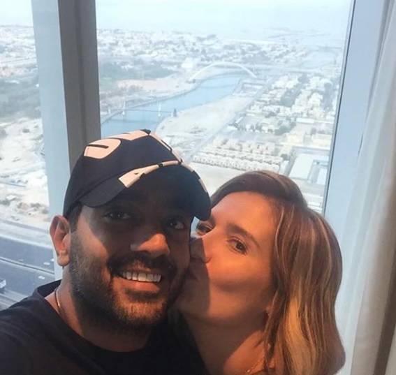 قبلة هنا شيحة لأحمد فلوكس