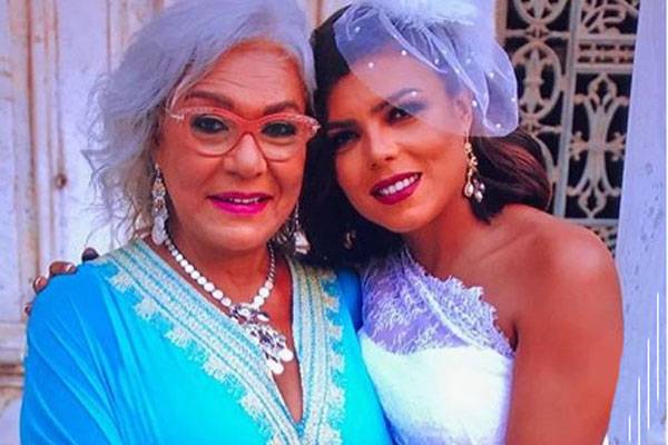 ناهد مع والدتها