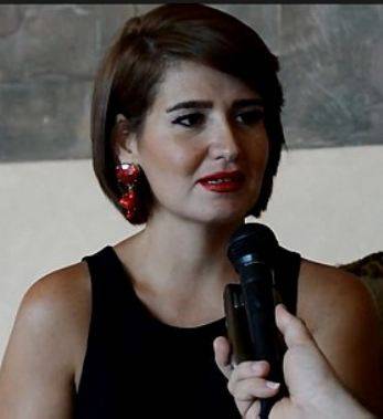 ظهور نادر لوالدة هنا شيحة.. هل تشبهها؟