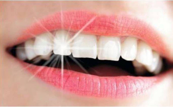 أسهل طريقة لأسنان ناصعة البياض