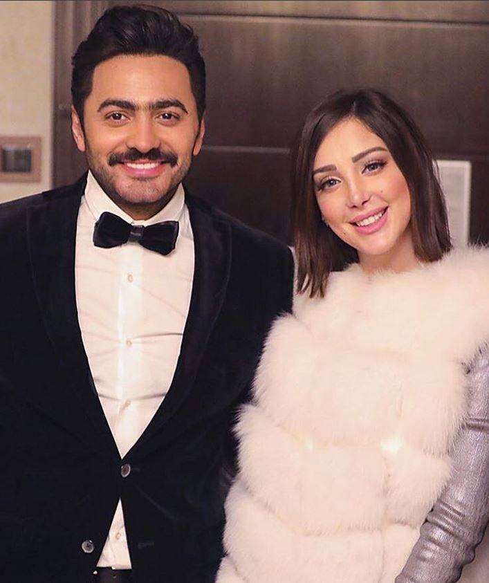 بالفيديو – تامر حسني يكشف سراً عن بداية علاقته ببسمة بوسيل... هل قامت بالخطوة الأولى؟