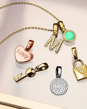 MICHAEL KORS أكسسوارات فاخرة لأناقة يومية