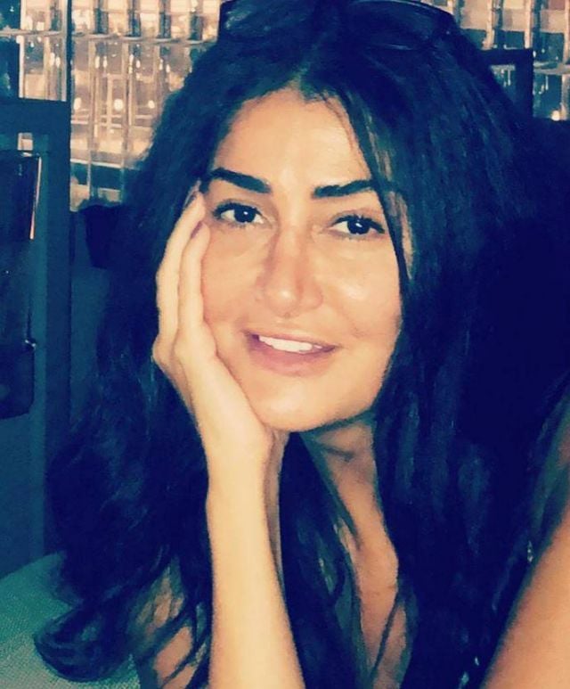 صورة مسربة – غادة عبد الرازق تقوم بحركة غير لائقة... شاهدوا ماذا فعلت