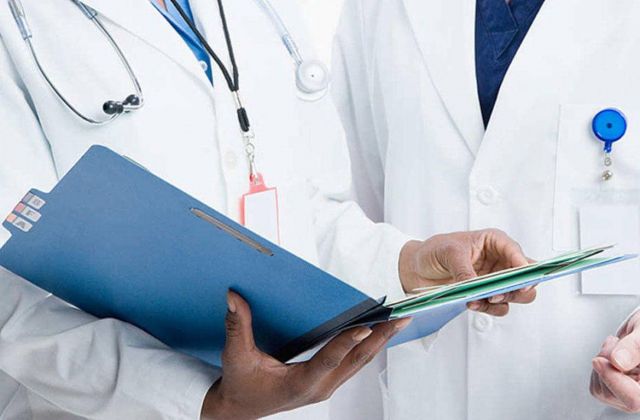 بالفيديو – الحالة الصحية المزرية لفنان خليجي شاب تصدم الجميع... شاهدوا كيف غيّر المرض شكله