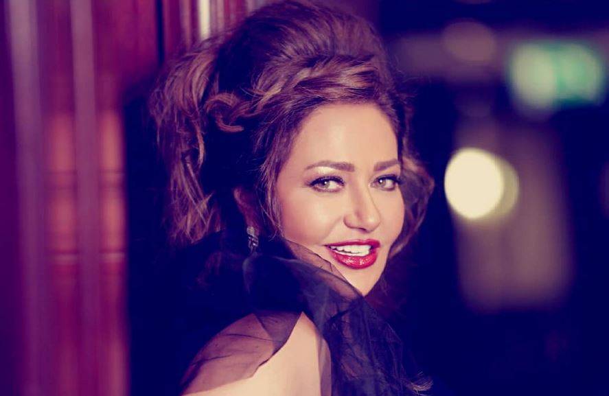 بالصورة – ليلى علوي تصدم الجميع بزيادة وزنها مجدداً... هكذا أصبحت