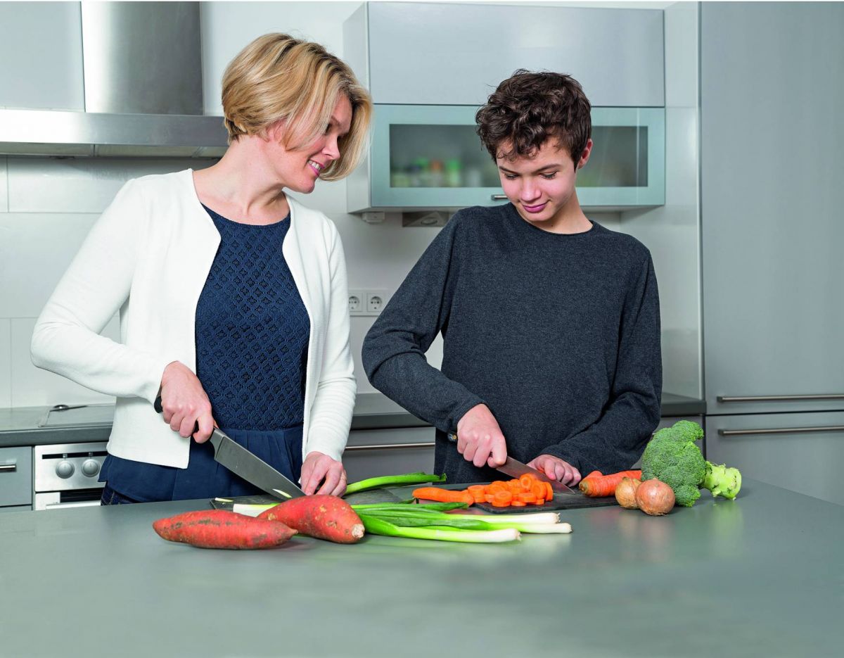 ابنك مراهق... دعيه ينجز أموره