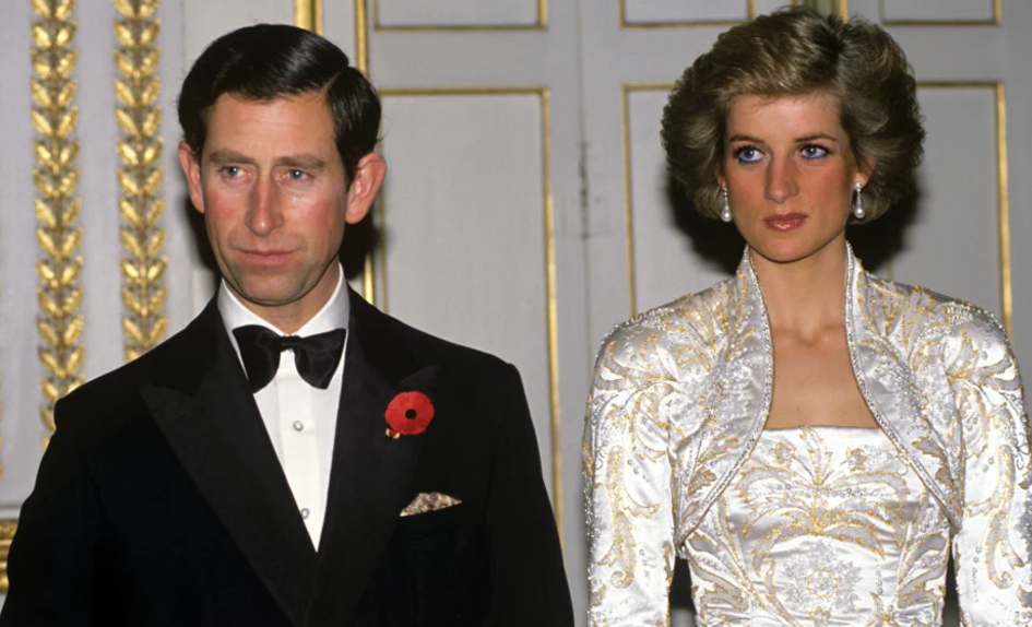 كشف رسالة وديّة من الأمير تشارلز إلى الراحلة ديانا قبل ساعات من وفاتها... ما علاقة الأمير هاري؟