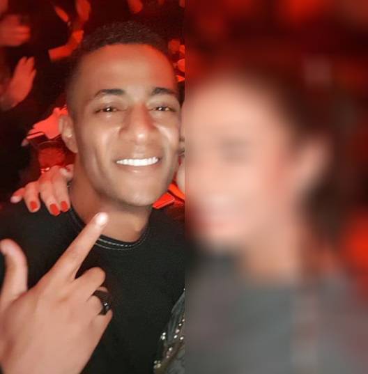 بالصور - فنانة تثير الجدل بصورتها مع محمد رمضان وتعلن: