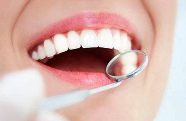 إليكم أفضل الطرق لتبييض الأسنان