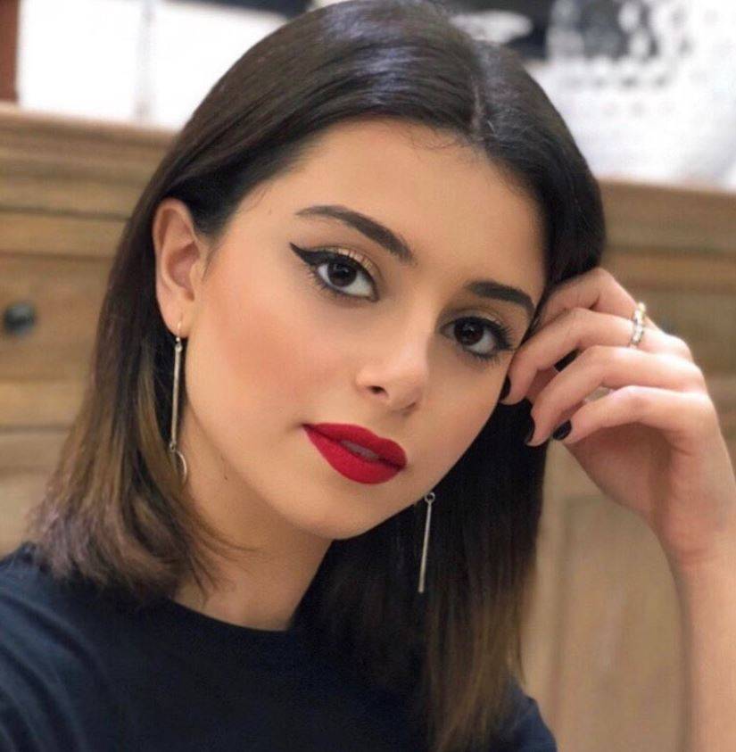 بالصورة - بعيداً عن الأضواء... كيف بدت ماريتا الحلاني بإطلالة دراسية؟