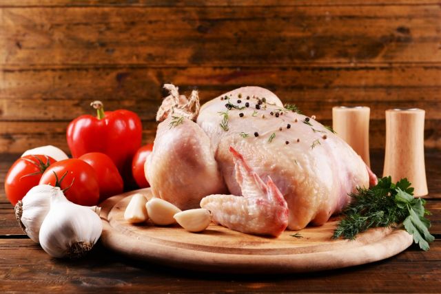 إليك أسهل وأفضل طريقة للتخلص من رائحة زفر الدجاج نهائياً