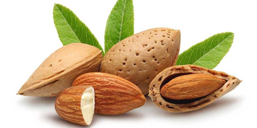 تناول اللوز لمدة شهر كامل.. ولن تتوقع ماذا سيحصل في جسمك