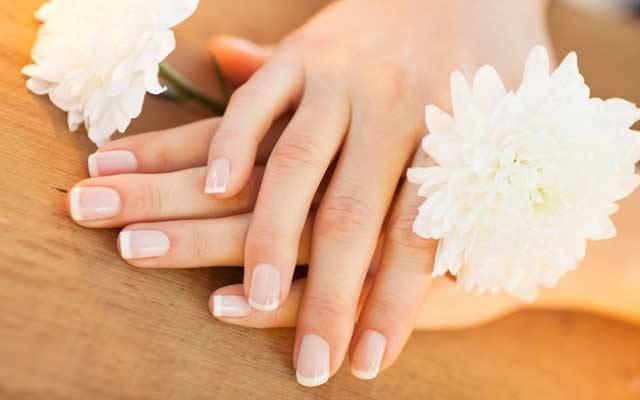 خطوات سهلة لحماية اليدين من التشقق في الشتاء