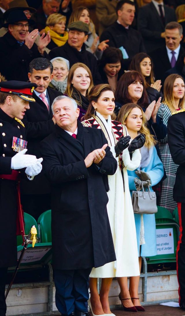 عباءة من دار «آباديا» السعودية في حفل تخريج الأميرة سلمى