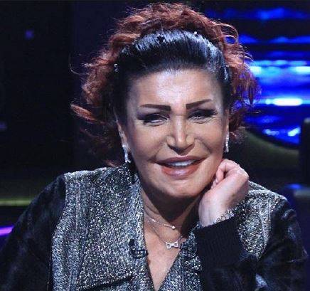 بالفيديو - نجوى فؤاد تخطف الأنظار بأناقتها وجمالها.. شاهدوا كيف أصبحت الآن