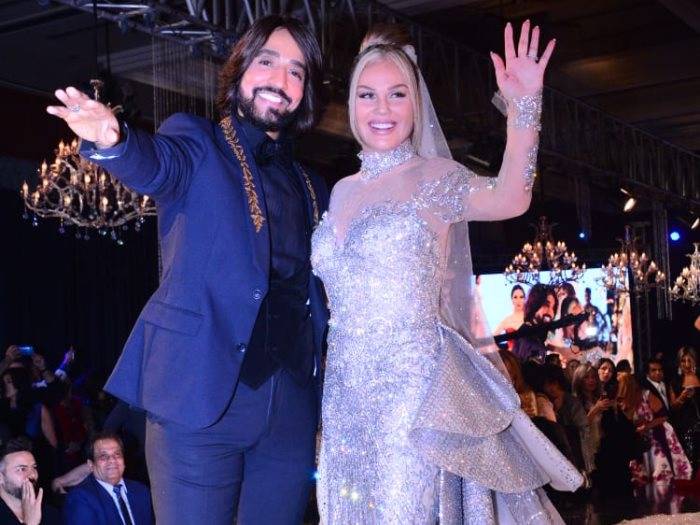 بالفيديو - هاني البحيري يكشف أسرار فستان نيكول سابا ولماذا وصل سعره إلى 10 ملايين دولار؟