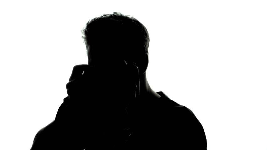 فنان خليجي يكشف رغبته في تغيير ملامح وجهه... ماذا سيفعل؟