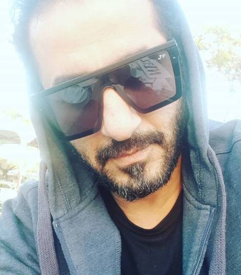 أحمد حلمي يطرح سؤالاً على جمهوره: أعمل إيه؟